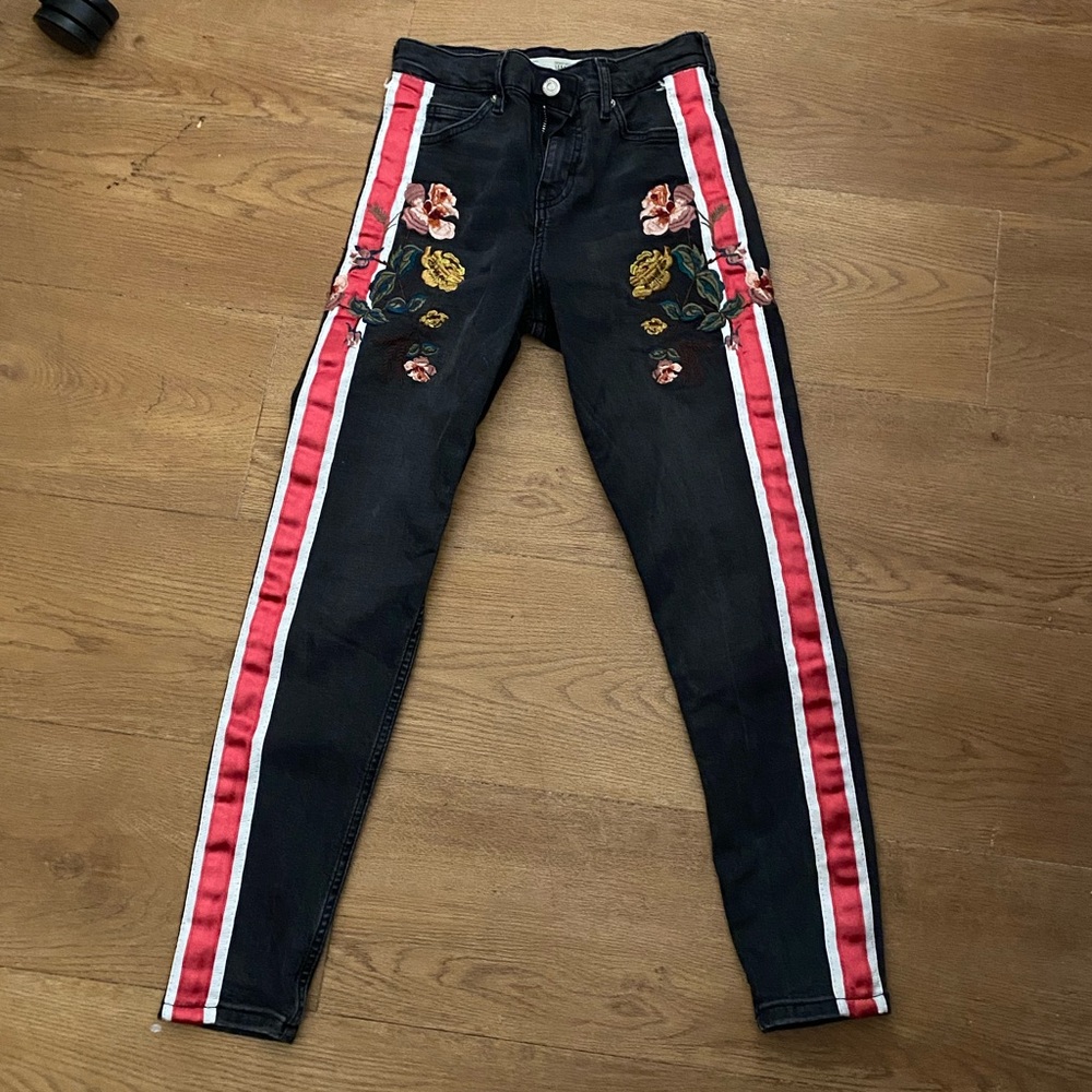 Top shop jeans fun embroidery